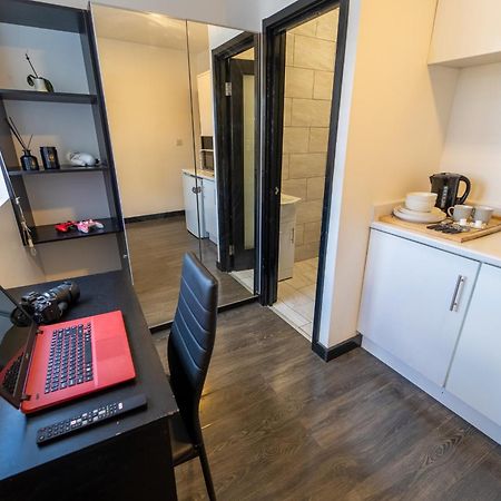 Stay Sa Equipped Studios Next To Uob And Qe! Birmingham Rum bild