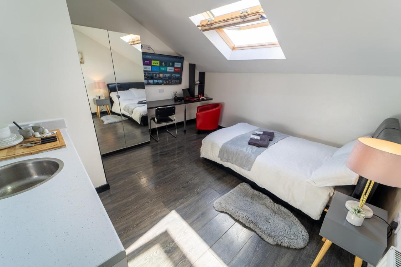 Stay Sa Equipped Studios Next To Uob And Qe! Birmingham Rum bild